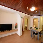Apartment Prazeres Terrace: Poolside Retreat Near