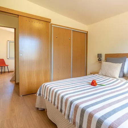 Spacious With Pool In Prazeres 150m² 아파트 Campanário