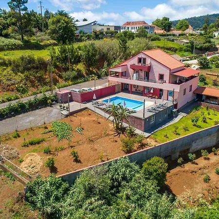 Spacious With Pool In Prazeres - 150m² *
