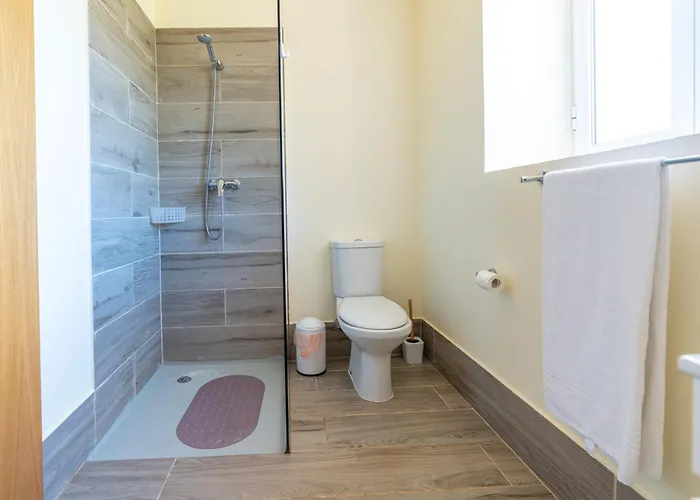 Spacious With Pool In Prazeres - 150m² 公寓